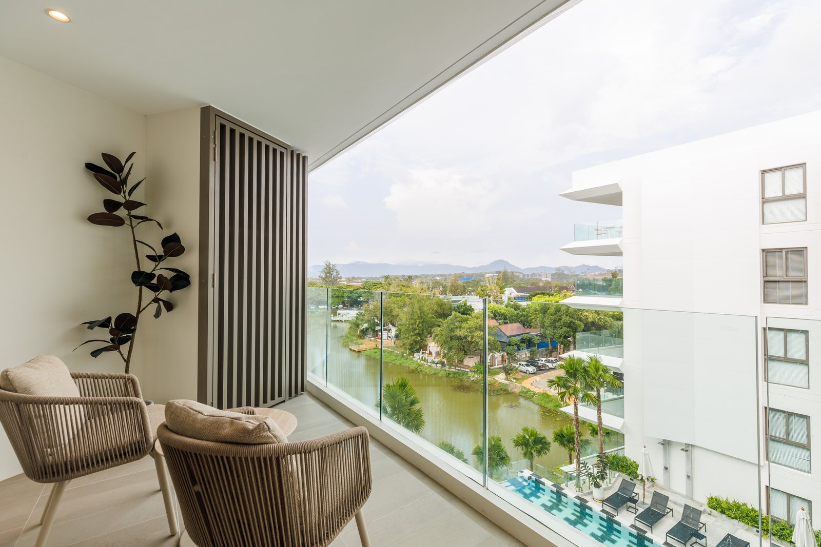 The Aqua 3BR Lagoon-View Condo – Holiday Rental – photo 1