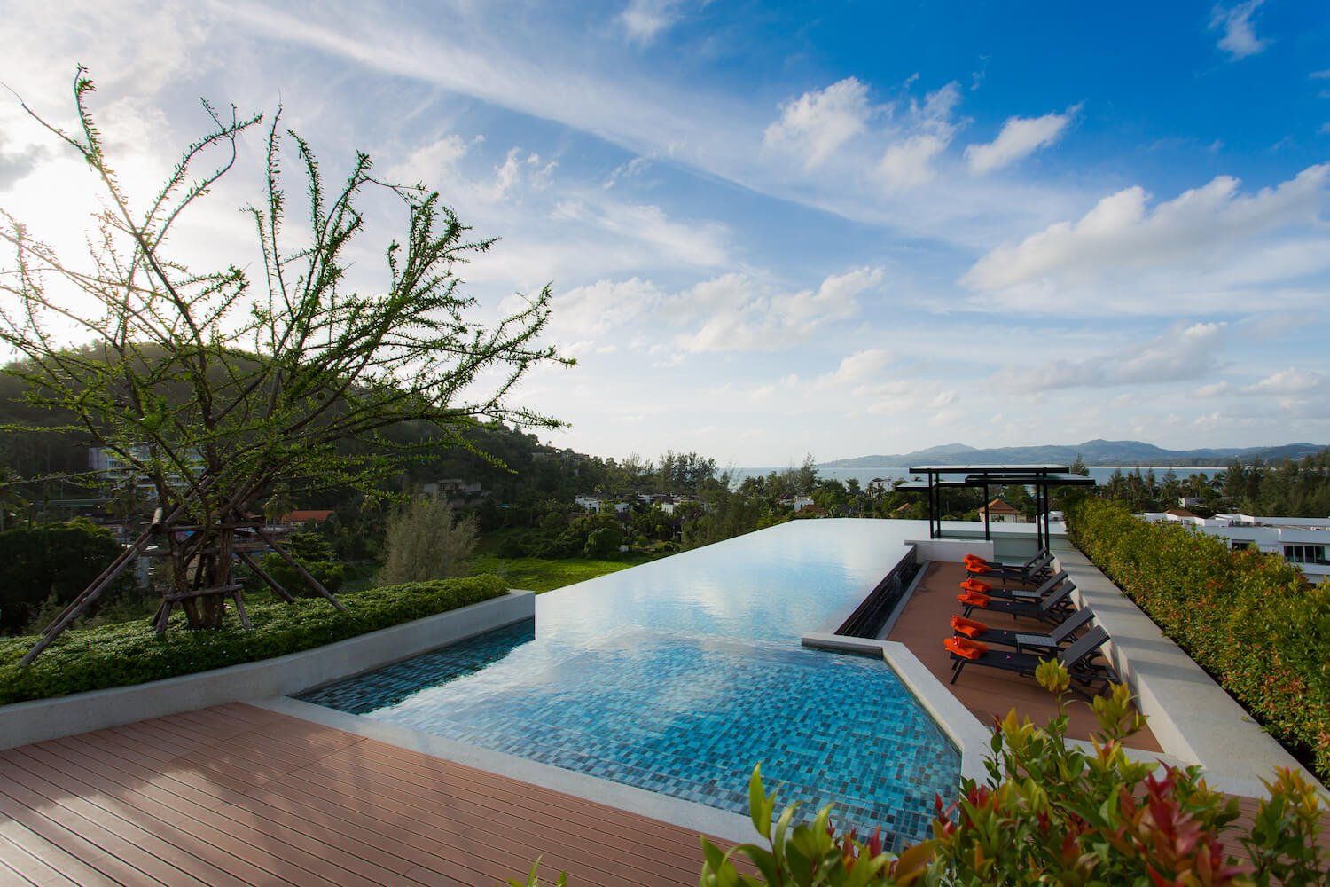 6th Avenue Surin, Surin, Phuket