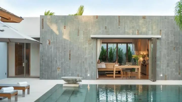 Anchan Burgundy, Thep Krasattri, Phuket
